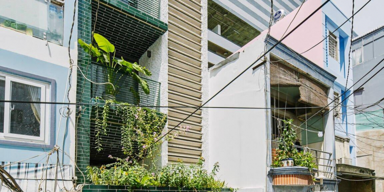 nha gan 35m2 nam trong hem nho duoc thiet ke fa00196f - Mẫu nhà tầng 35m2 nằm trong hẻm nhỏ, được thiết kế thoáng đãng của gia đình 5 người tại Sài Gòn