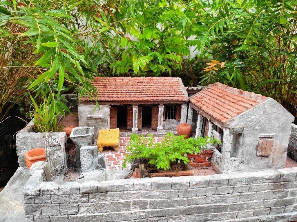 nha ngoi don so tam long rong mo fbf497f5 - Nhà ngói đơn sơ tấm lòng rộng mở