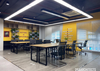 hinh ban van phong va trong nha d28aff01 - Mẫu văn phòng đẹp có tông màu vàng tươi sáng cùng nhiều mảng xanh hinh ban van phong va trong nha d28aff01 - Mẫu văn phòng đẹp có tông màu vàng tươi sáng cùng nhiều mảng xanh