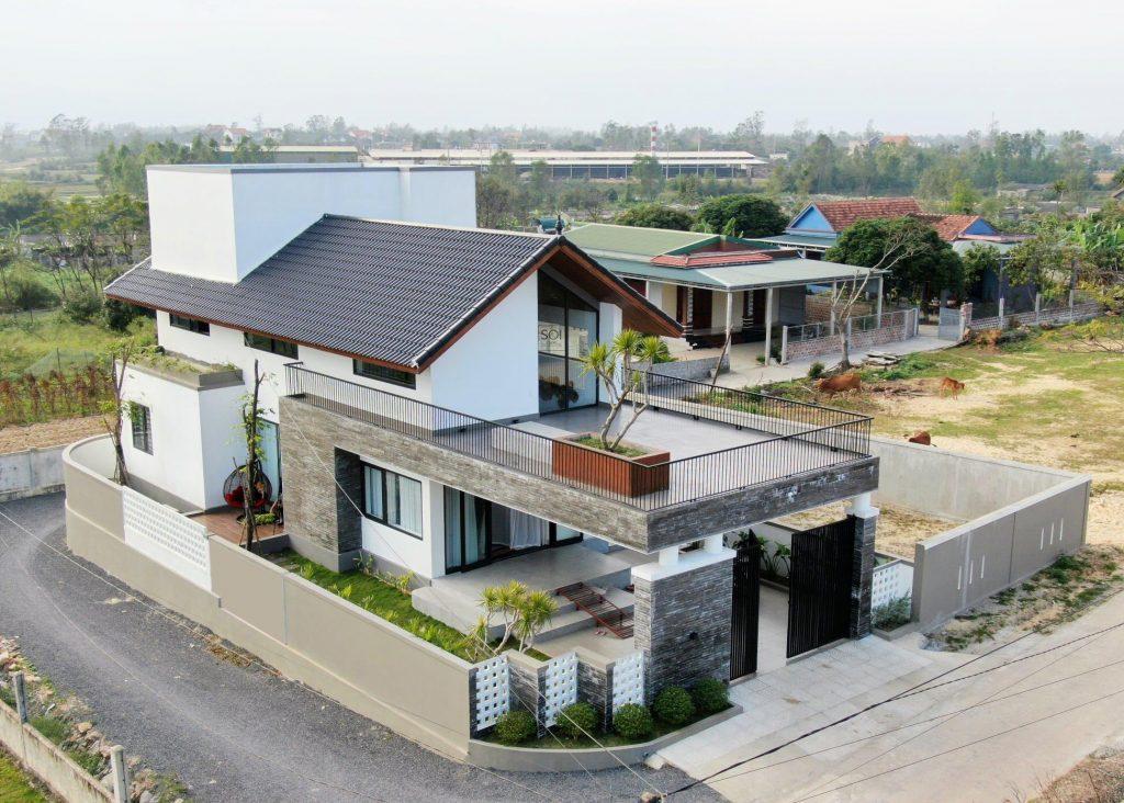 hinh cay va ngoai troi 180 71d5bc75 - Ngôi nhà ở một miền quê yên bình thuộc tỉnh Quảng Bình, nơi tràn đầy nắng gió.