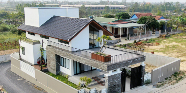 hinh cay va ngoai troi 180 71d5bc75 - Ngôi nhà ở một miền quê yên bình thuộc tỉnh Quảng Bình, nơi tràn đầy nắng gió.