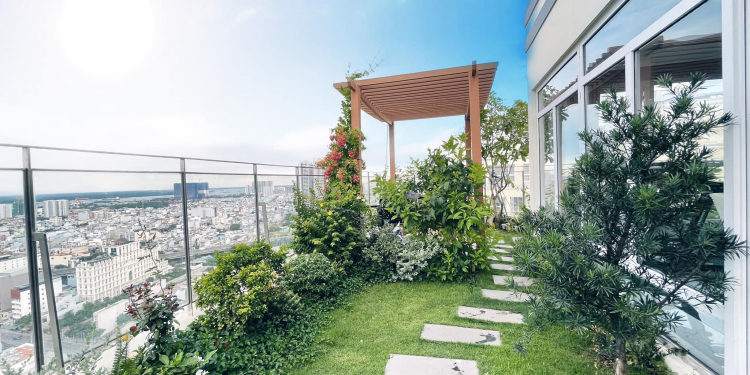 khoe hinh san vuon f7c72390 - Sân vườn đẹp của căn hộ Penthouse