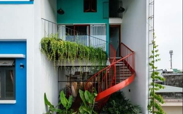 khong co mo ta anh 3235 f22c35e9 - Mẫu trang trí cầu thang, phòng khách đẹp nhiều mảng xanh thơ mộng