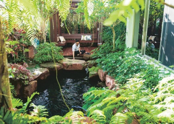 ngoi nha co san vuon ao ca thac nuoc la 1ed0dbad - Mẫu nhà vườn đẹp có sân vườn, ao cá, thác nước, là mơ ước gần 20 năm của gia chủ mê cây cảnh